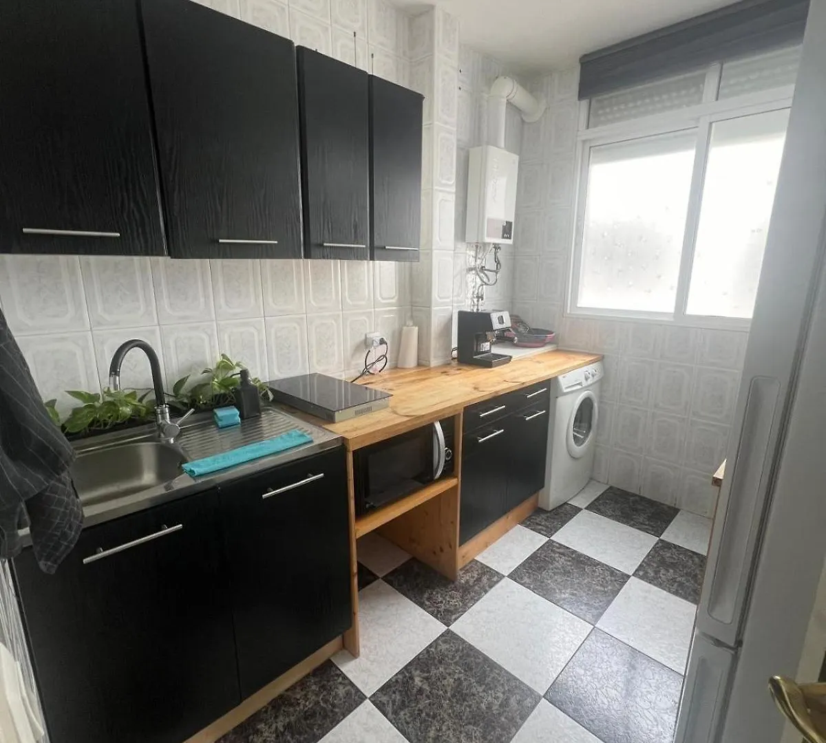 Habitacion 2 En Tercera Planta Sin Ascensor No Es Un Piso Entero! A Compartir Bano Y Cocina! Fuengirola