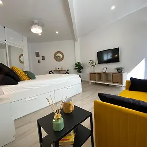 Apartamento Estudio Con Piscina Y Parking, Playa A 4 Min A Pie, Tren A 2 Min, Fuengirola