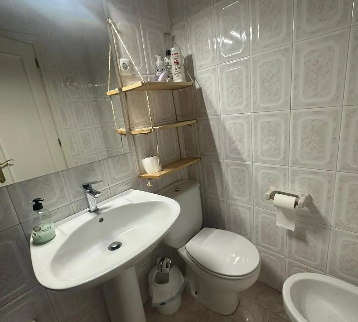 Habitacion 2 En Tercera Planta Sin Ascensor No Es Un Piso Entero! A Compartir Bano Y Cocina! Fuengirola